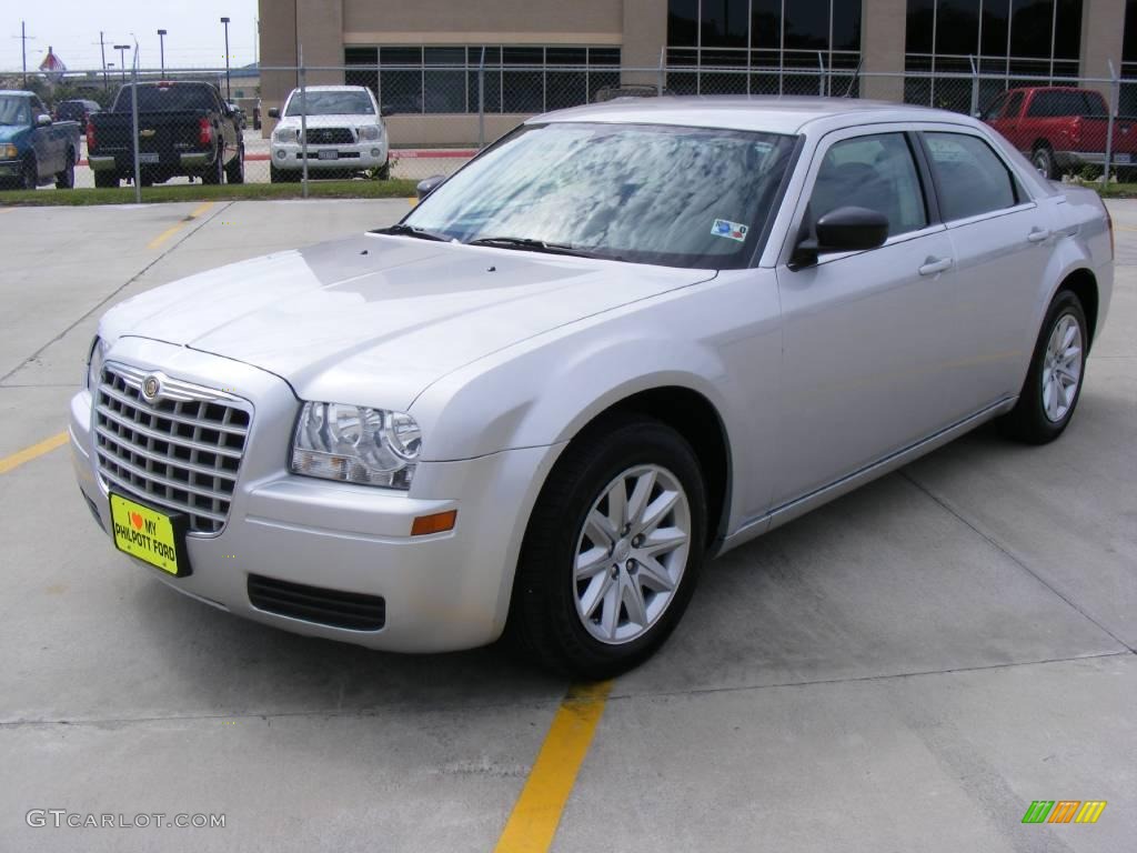 2008 300 LX - Bright Silver Metallic / Dark Slate Gray photo #7