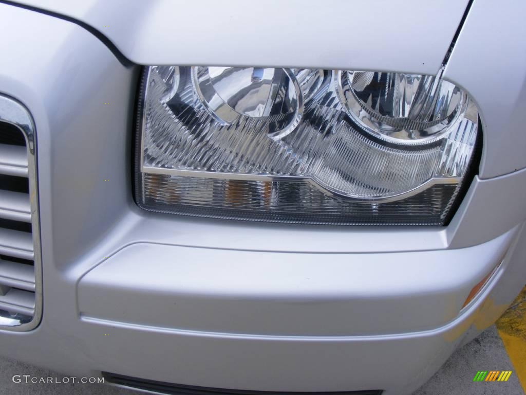 2008 300 LX - Bright Silver Metallic / Dark Slate Gray photo #10