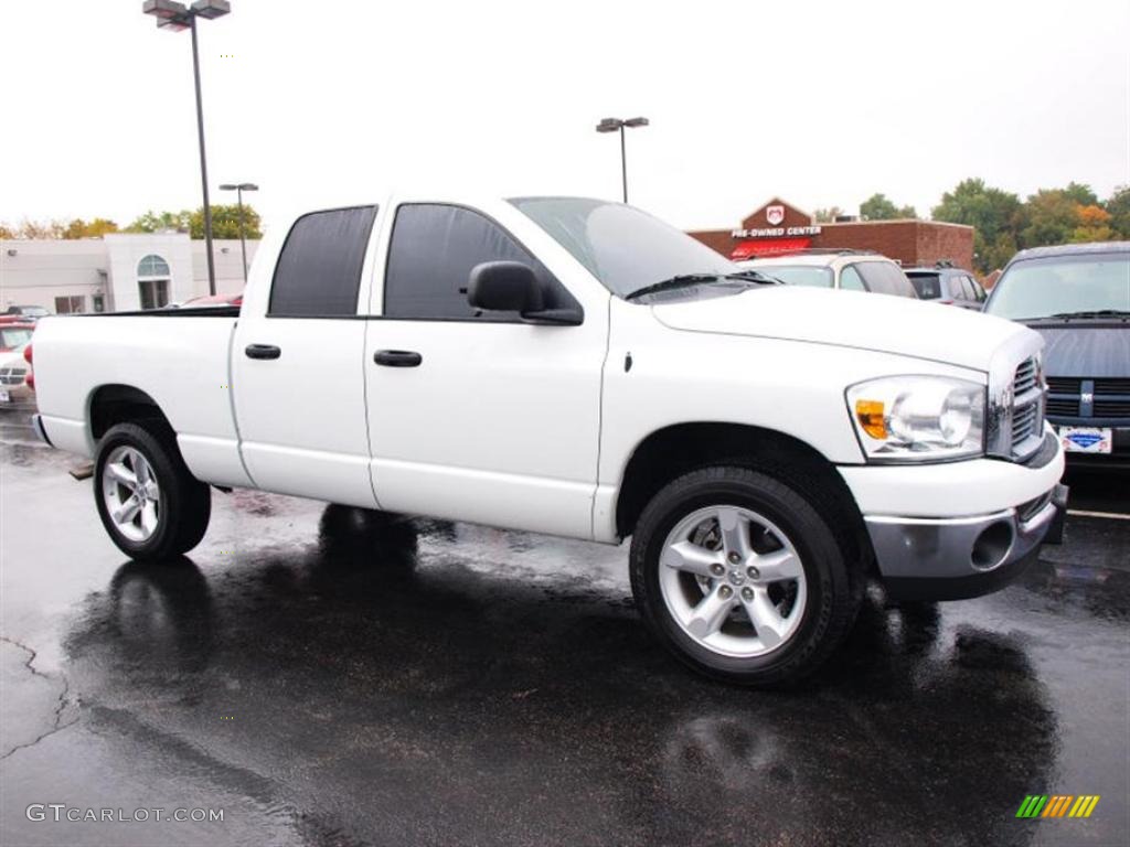 2008 Ram 1500 SLT Quad Cab 4x4 - Bright White / Medium Slate Gray photo #2