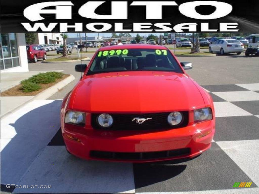 2007 Mustang GT Premium Coupe - Torch Red / Dark Charcoal photo #2