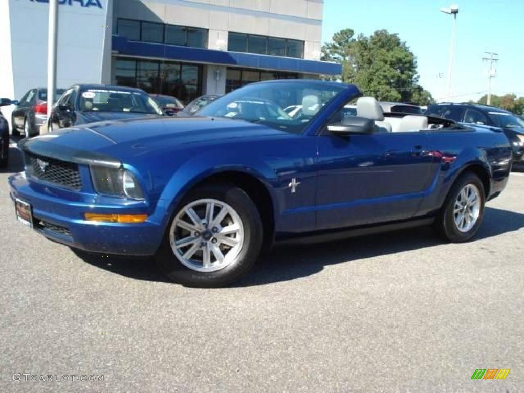 2007 Mustang V6 Premium Convertible - Vista Blue Metallic / Light Graphite photo #2