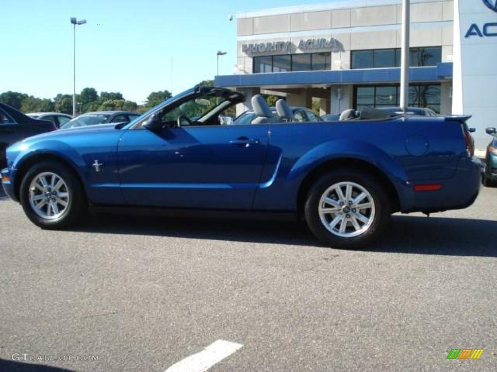 2007 Mustang V6 Premium Convertible - Vista Blue Metallic / Light Graphite photo #3