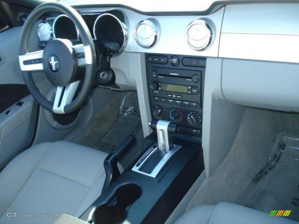 2007 Mustang V6 Premium Convertible - Vista Blue Metallic / Light Graphite photo #13