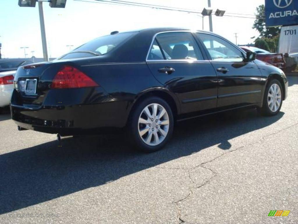 2006 Accord EX-L V6 Sedan - Nighthawk Black Pearl / Ivory photo #4