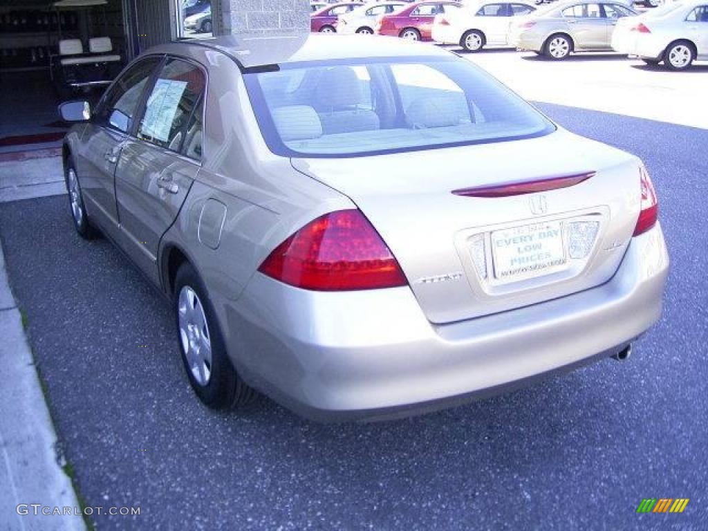 2007 Accord LX Sedan - Desert Mist Metallic / Ivory photo #2