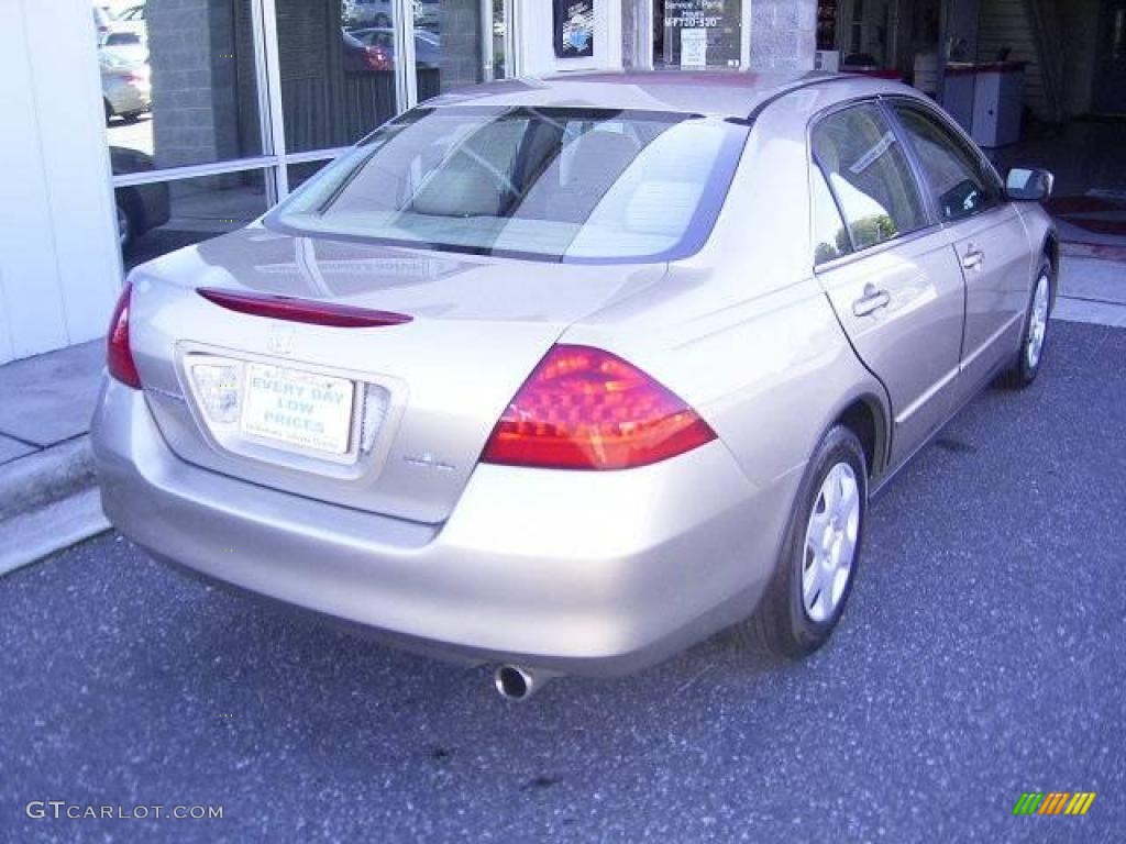 2007 Accord LX Sedan - Desert Mist Metallic / Ivory photo #4