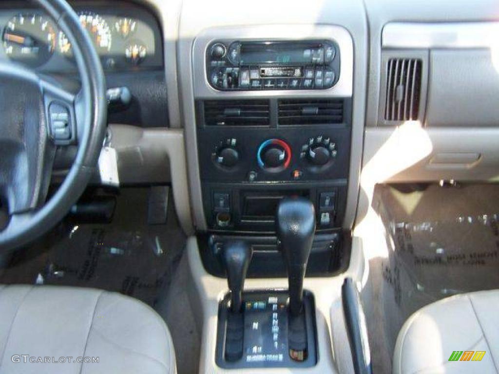 2004 Grand Cherokee Special Edition 4x4 - Graphite Metallic / Taupe photo #17