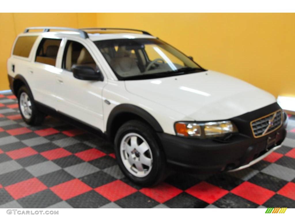 2002 V70 2.4T XC AWD Wagon - White / Taupe/Light Taupe photo #1