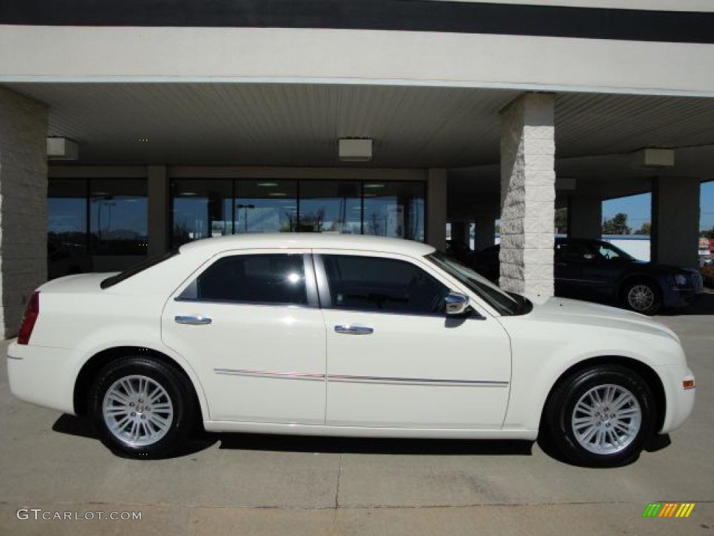 2010 300 Touring - Cool Vanilla White / Dark Slate Gray photo #2