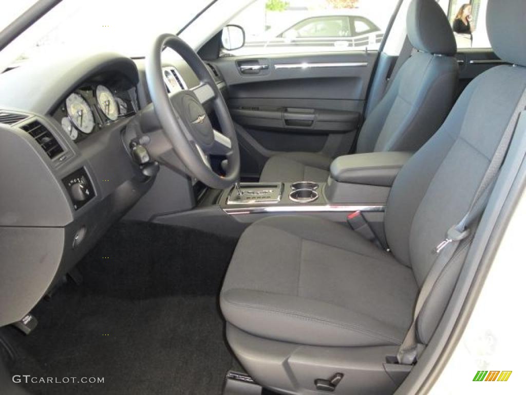 2010 300 Touring - Cool Vanilla White / Dark Slate Gray photo #9