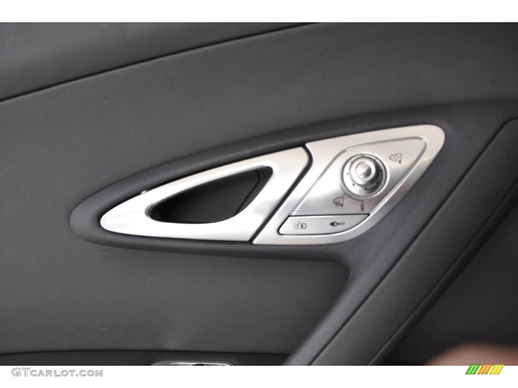 2008 Bugatti Veyron 16.4 Controls Photos