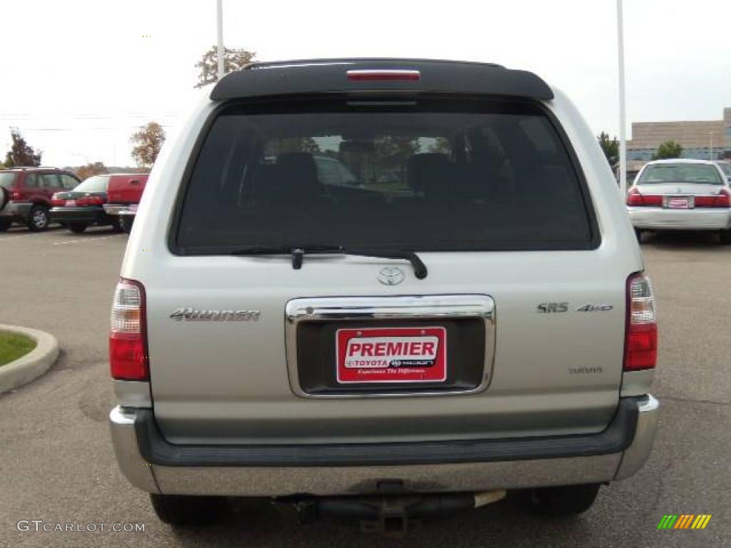 2002 4Runner SR5 4x4 - Millennium Silver Metallic / Gray photo #4