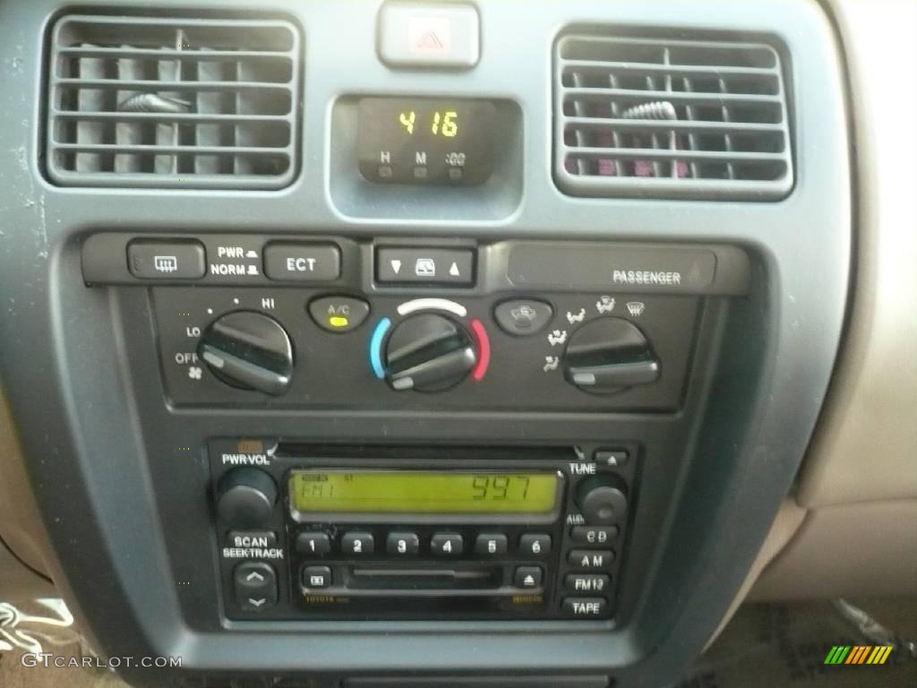 2001 4Runner SR5 4x4 - Millennium Silver Metallic / Oak photo #25