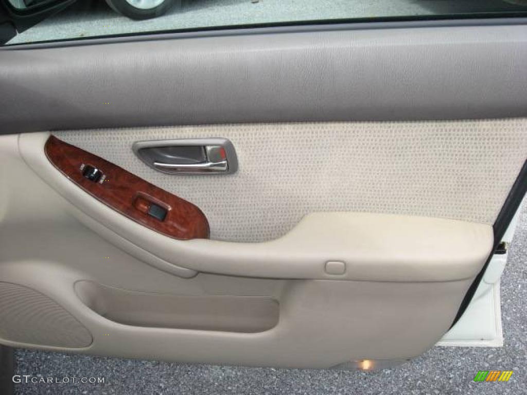 2004 Outback Wagon - White Frost Pearl / Beige photo #43