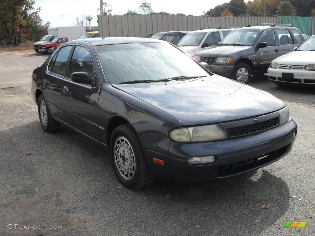 1994 Altima XE - Pewter Blue Pearl / Beige photo #3