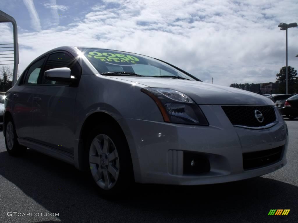 2010 Sentra 2.0 SR - Brilliant Silver Metallic / Charcoal photo #7