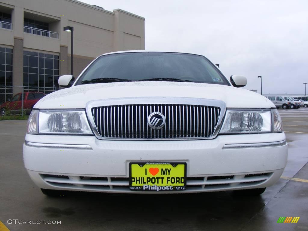 2004 Grand Marquis LS - Vibrant White / Medium Parchment photo #9