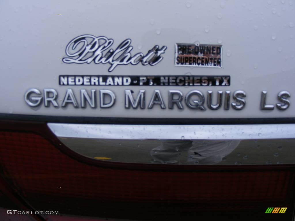 2004 Grand Marquis LS - Vibrant White / Medium Parchment photo #21