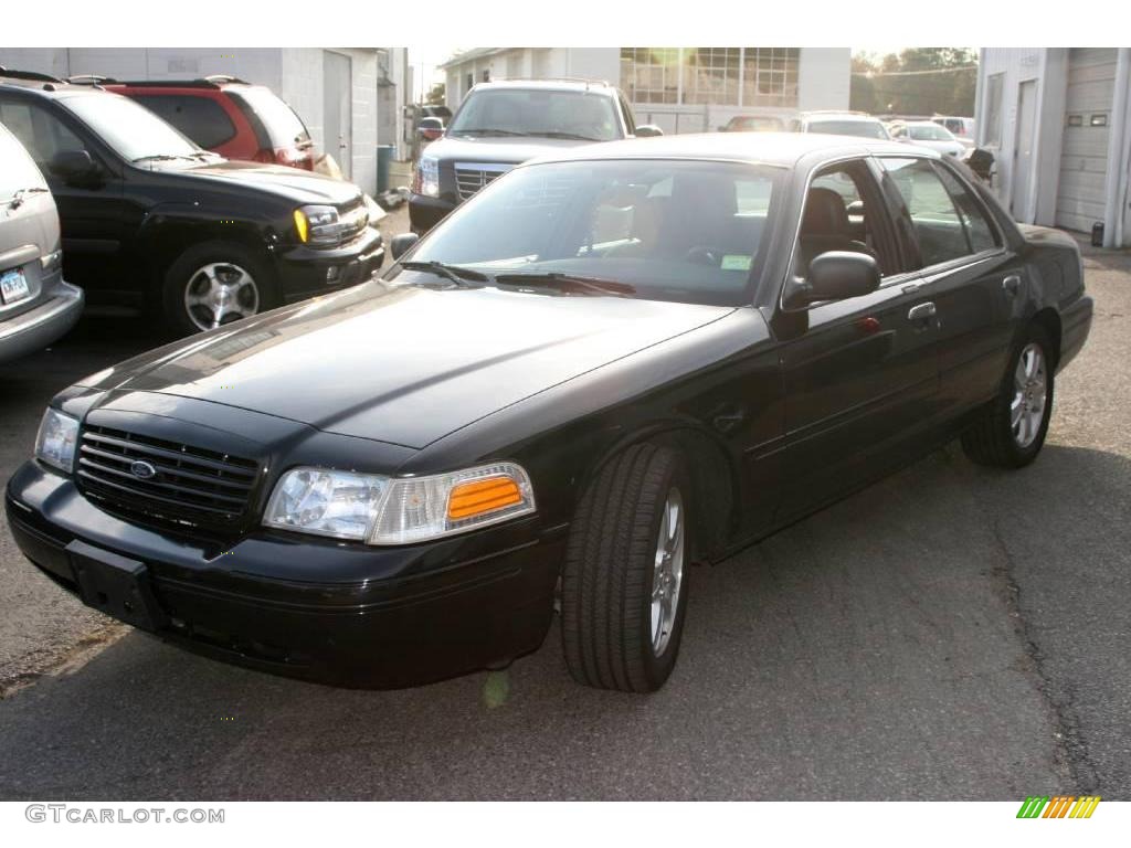 2003 Crown Victoria LX - Black / Dark Charcoal photo #1