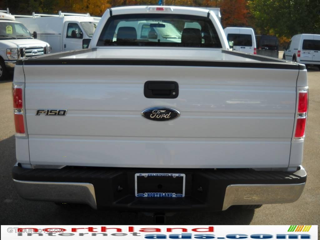 2010 F150 XL Regular Cab 4x4 - Oxford White / Medium Stone photo #7