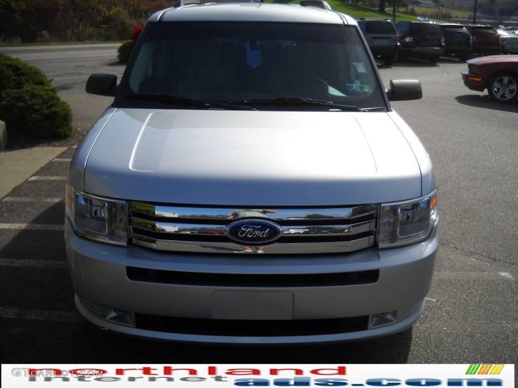 2010 Flex SE - Ingot Silver Metallic / Medium Light Stone photo #3