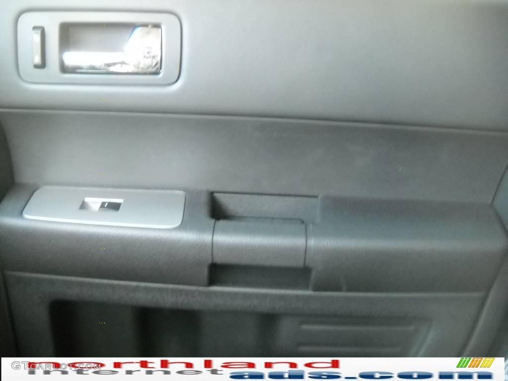 2010 Flex SE - Ingot Silver Metallic / Medium Light Stone photo #16