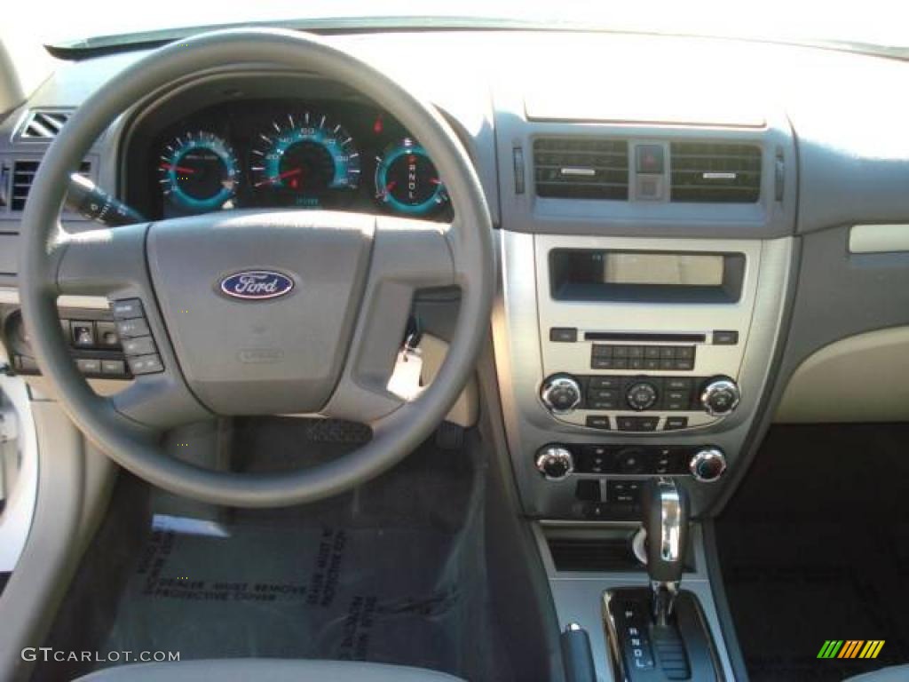 2010 Fusion S - White Suede / Medium Light Stone photo #11