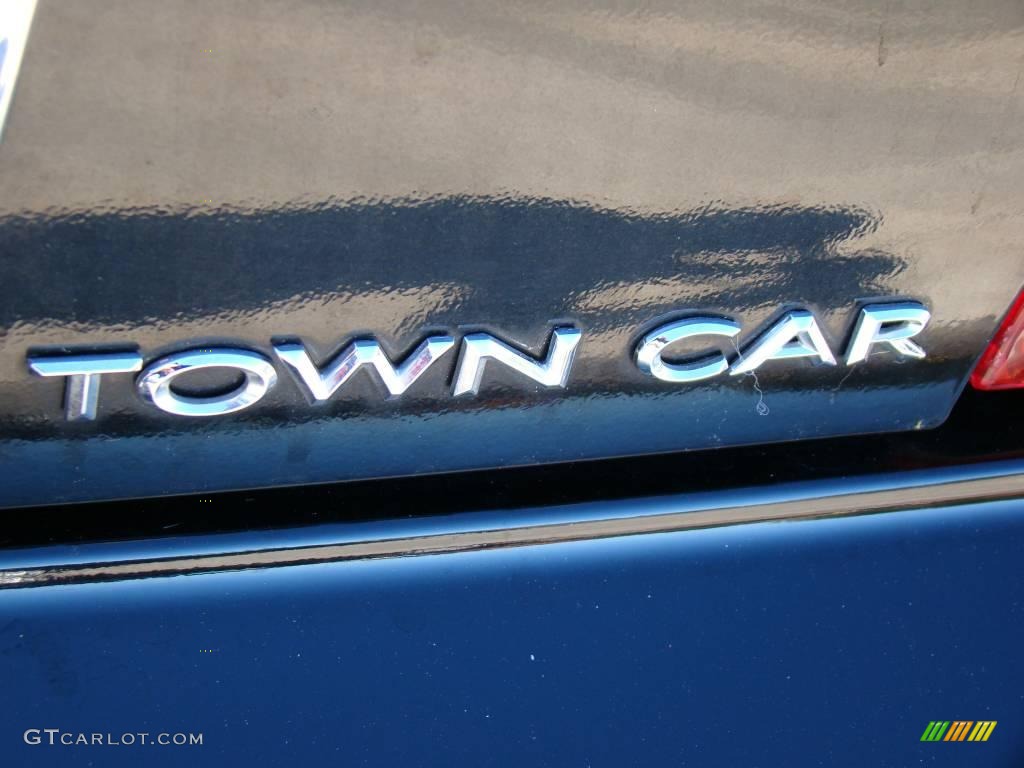 2008 Town Car Signature Limited - Black / Light Camel photo #10