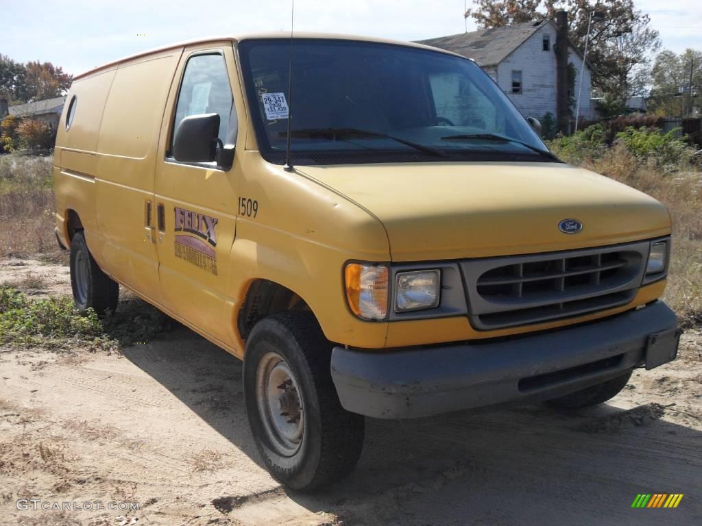 2000 E Series Van E250 Commercial - Yellow / Medium Graphite photo #3