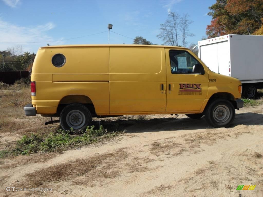 2000 E Series Van E250 Commercial - Yellow / Medium Graphite photo #4