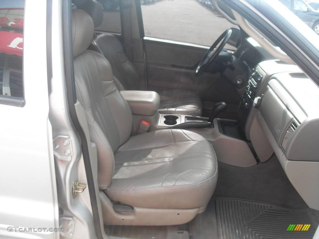 2004 Grand Cherokee Laredo - Bright Silver Metallic / Dark Slate Gray photo #9