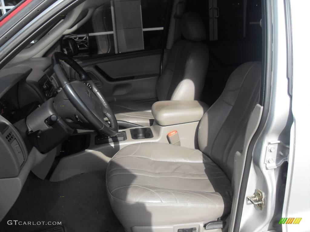 2004 Grand Cherokee Laredo - Bright Silver Metallic / Dark Slate Gray photo #10