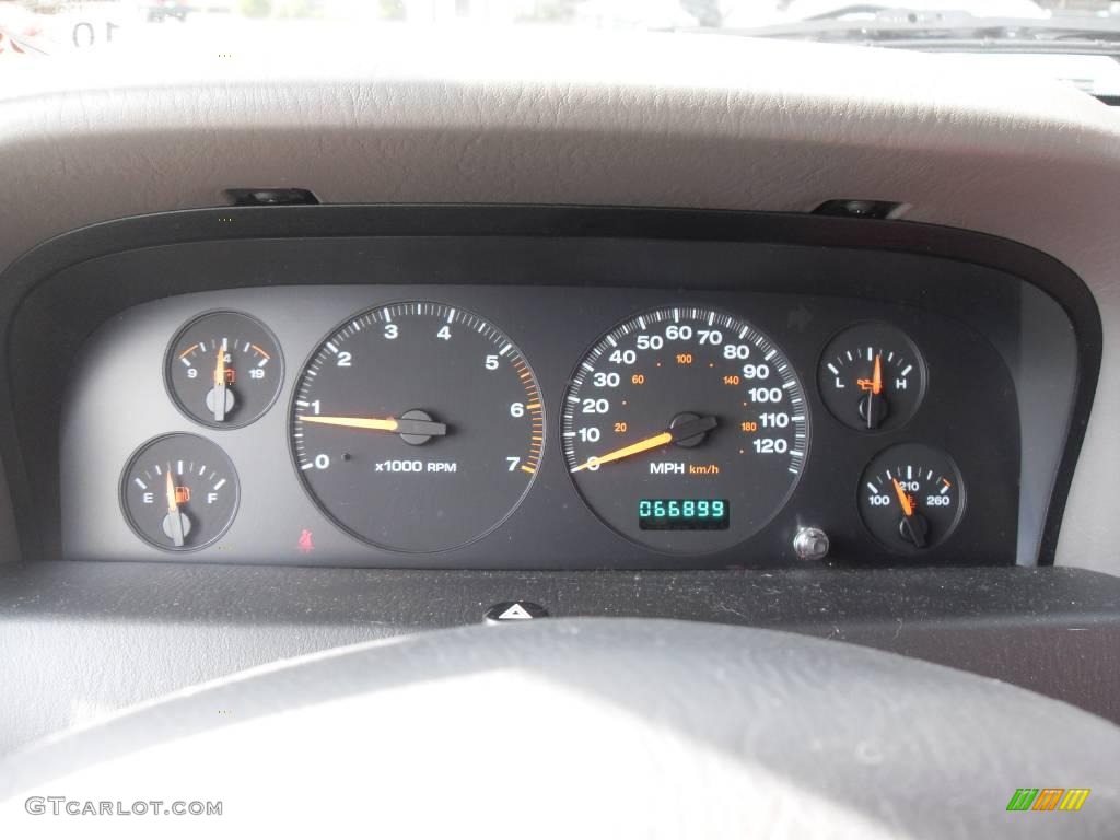 2004 Grand Cherokee Laredo - Bright Silver Metallic / Dark Slate Gray photo #13