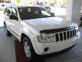 Stone White - Grand Cherokee Laredo Photo No. 8