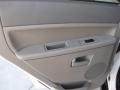 Stone White - Grand Cherokee Laredo Photo No. 24