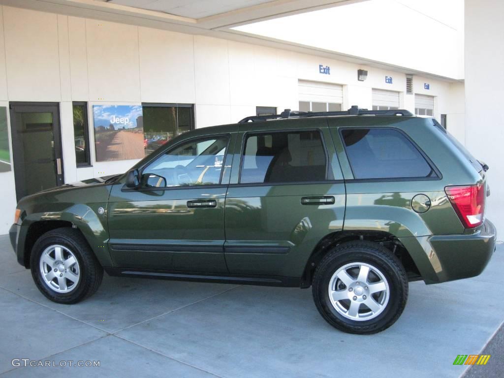 2008 Grand Cherokee Laredo 4x4 - Jeep Green Metallic / Khaki photo #2