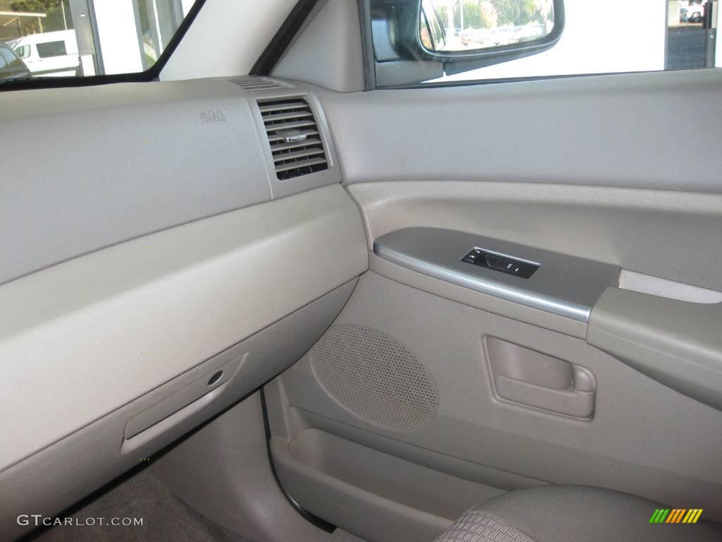 2008 Grand Cherokee Laredo 4x4 - Jeep Green Metallic / Khaki photo #16