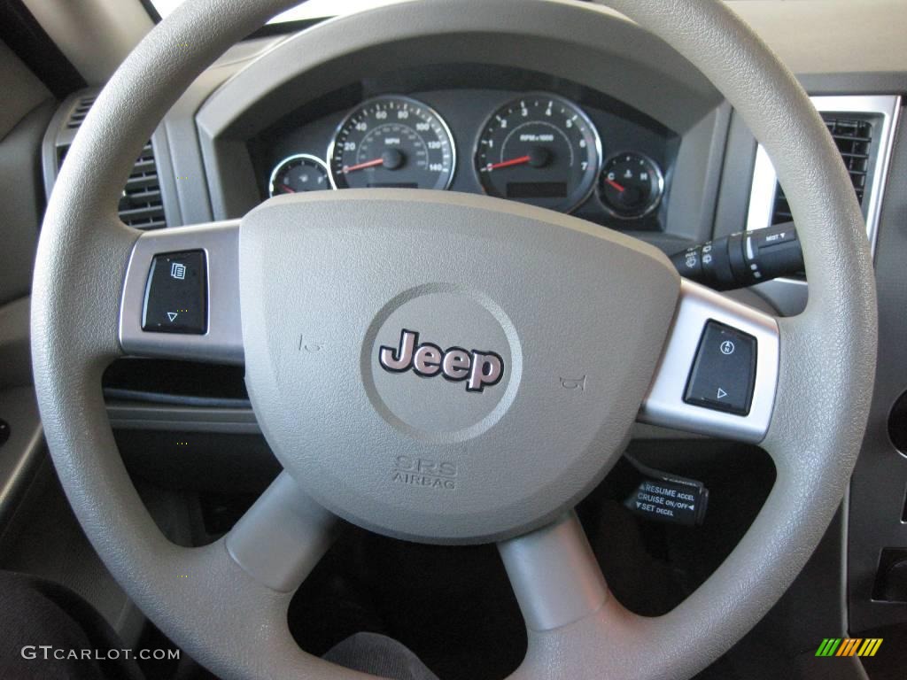 2008 Grand Cherokee Laredo 4x4 - Jeep Green Metallic / Khaki photo #20