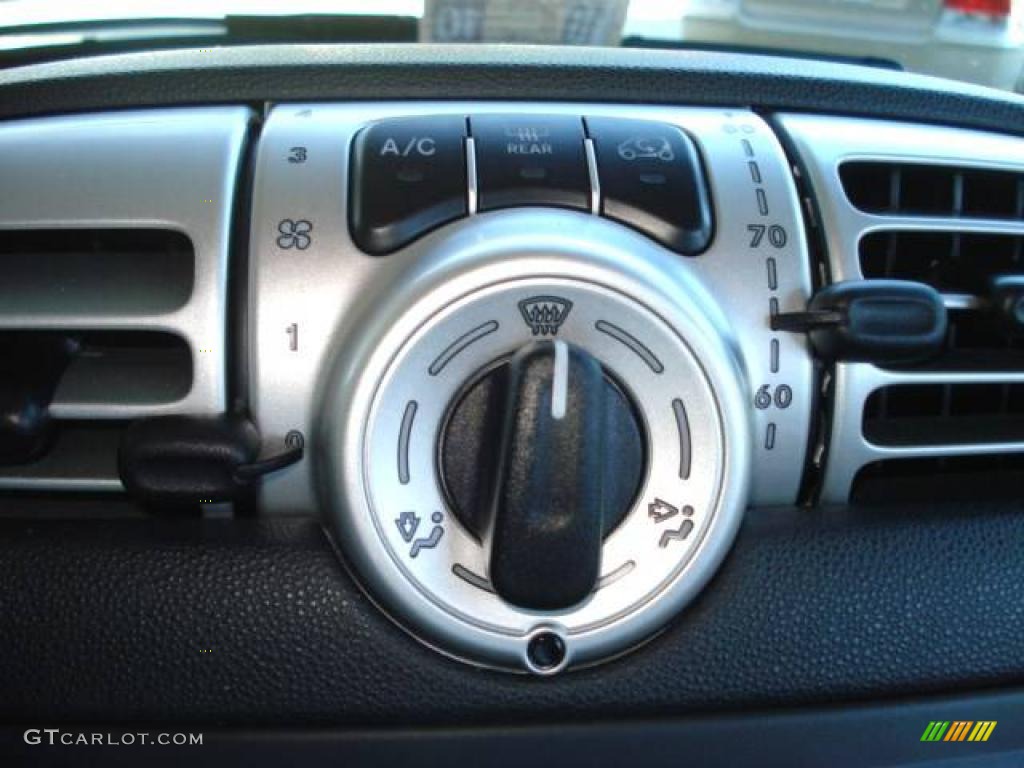 2008 fortwo passion coupe - Rally Red / Design Beige photo #14