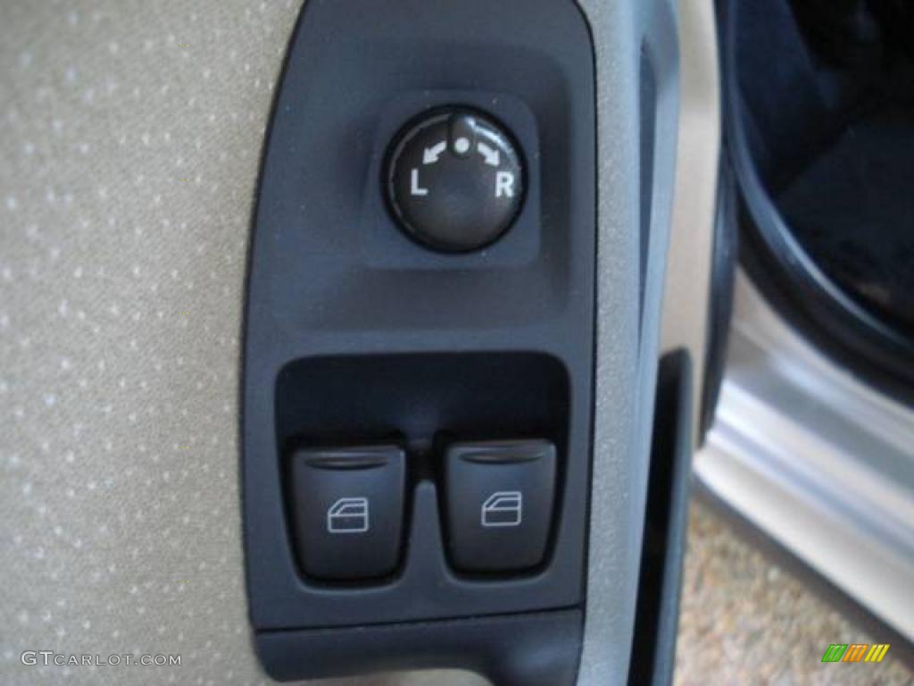 2008 fortwo passion coupe - Rally Red / Design Beige photo #17