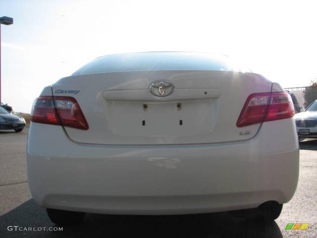 2008 Camry LE - Super White / Ash photo #4