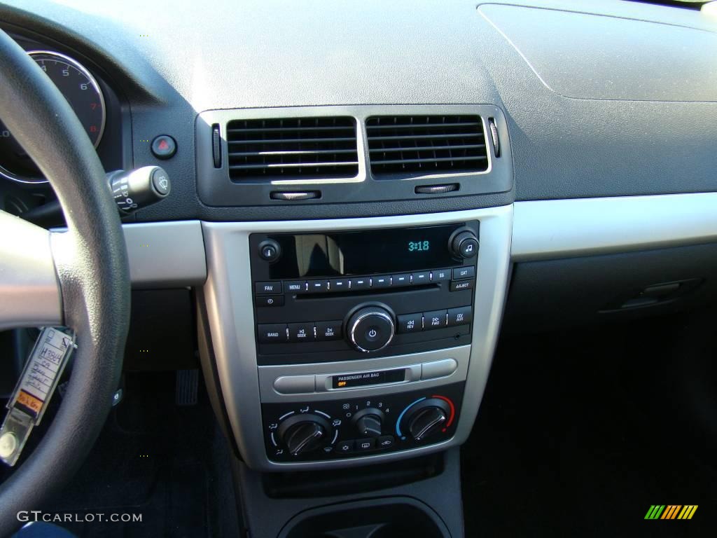 2009 Cobalt LT Sedan - Summit White / Ebony photo #12