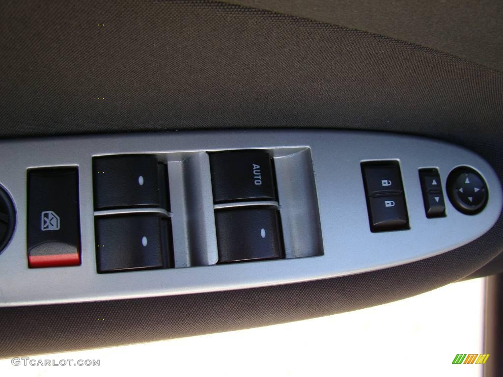 2009 Cobalt LT Sedan - Summit White / Ebony photo #18