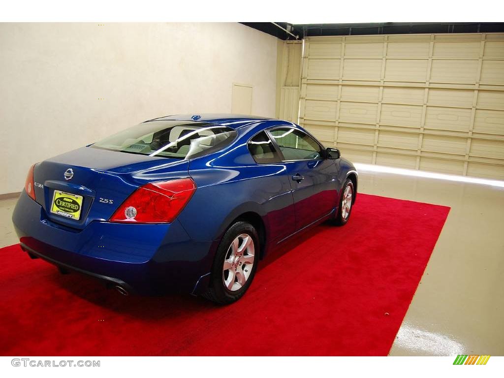 2008 Altima 2.5 S Coupe - Azure Blue Metallic / Blond photo #6