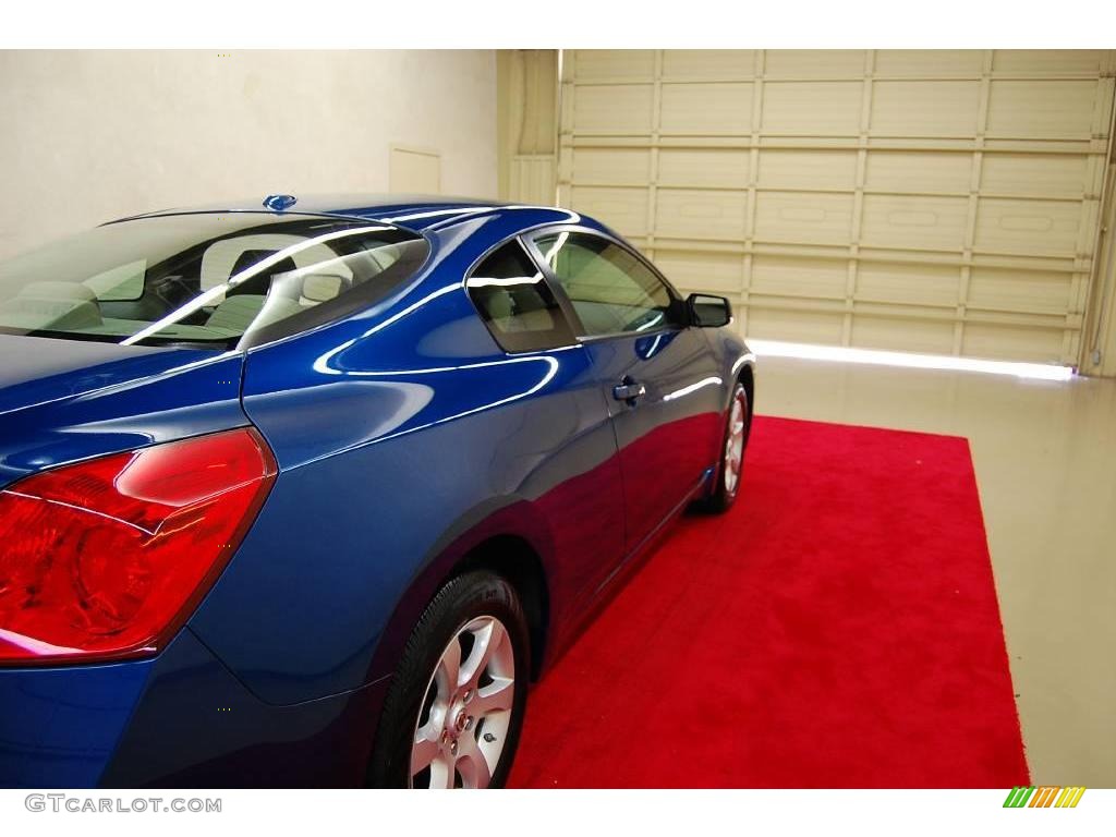 2008 Altima 2.5 S Coupe - Azure Blue Metallic / Blond photo #7