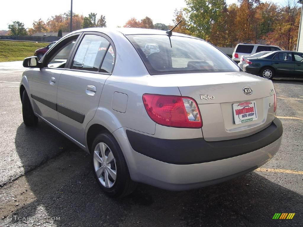 2007 Rio LX Sedan - Silver / Gray photo #3