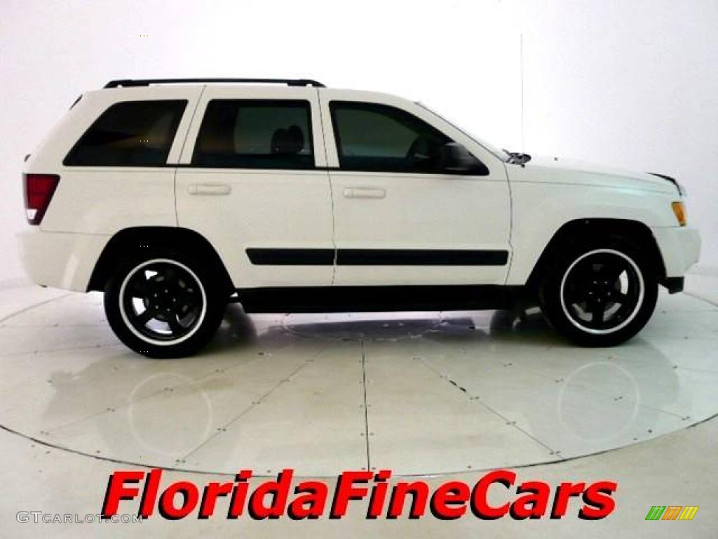 2006 Grand Cherokee Laredo - Stone White / Medium Slate Gray photo #4