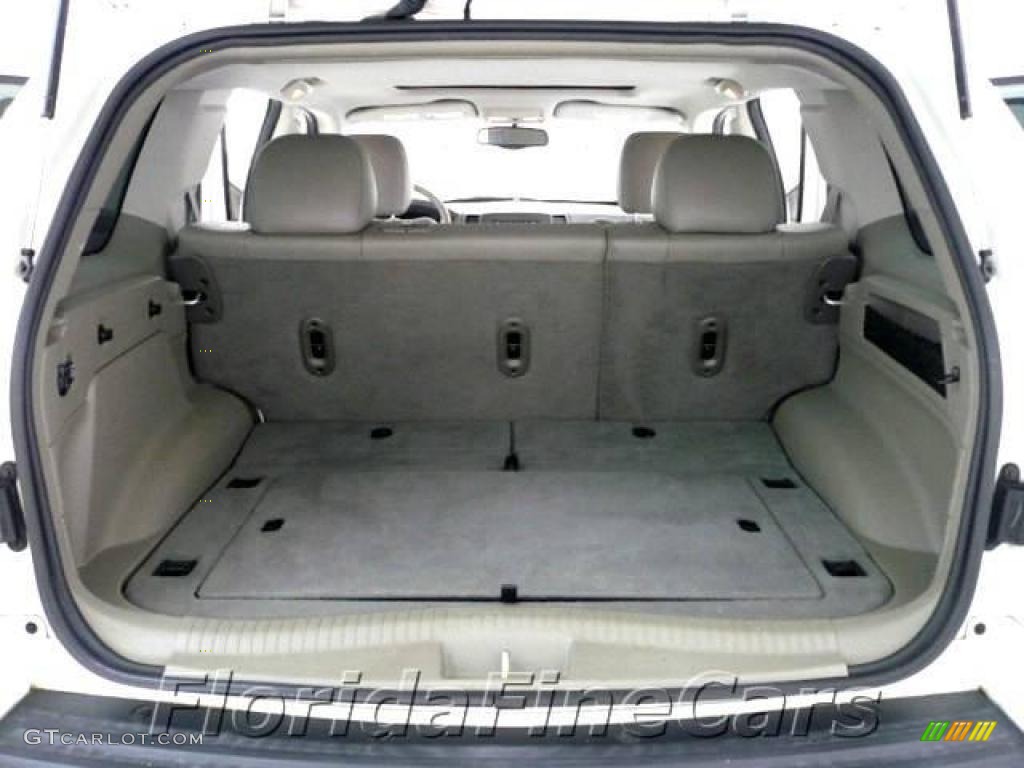 2006 Grand Cherokee Laredo - Stone White / Medium Slate Gray photo #10