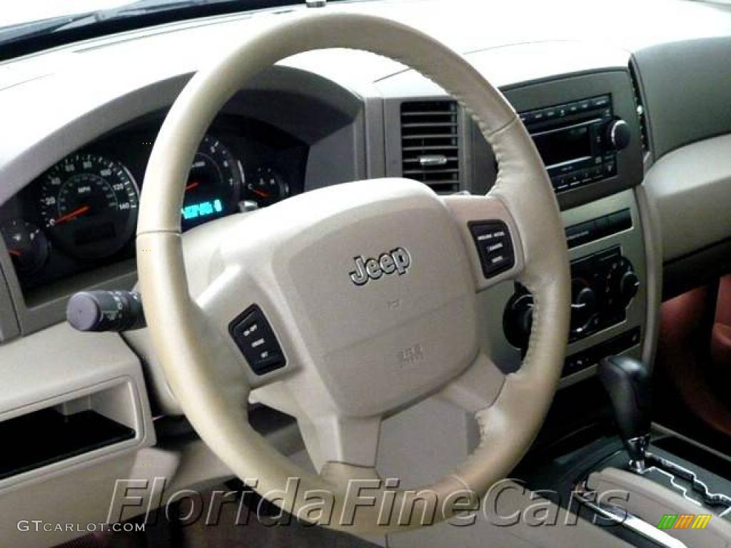 2006 Grand Cherokee Laredo - Stone White / Medium Slate Gray photo #18