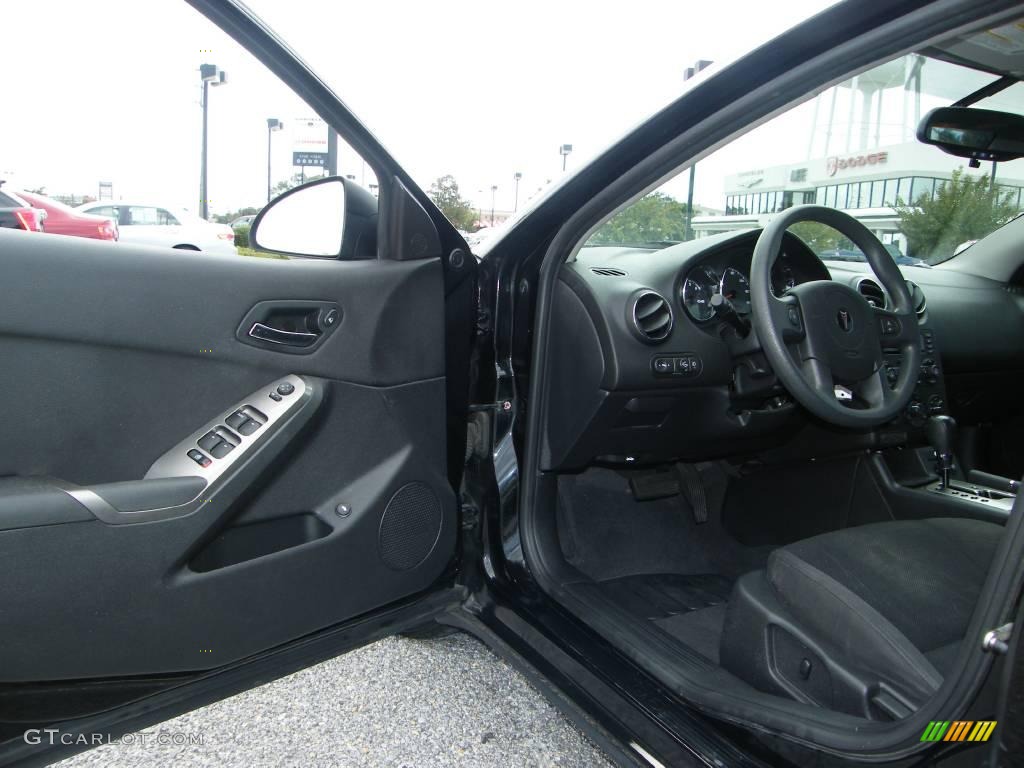 2005 G6 GT Sedan - Black / Ebony photo #13